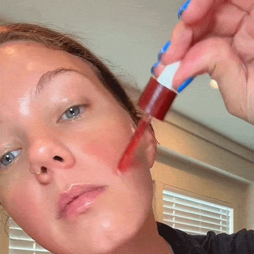 Le sérum anti-âge qui transforme votre peau en 14 jours